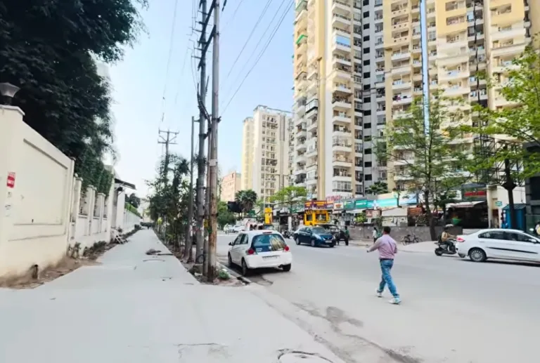 Gaur City 1st Avenue Ready to Move Flats Greater Noida West