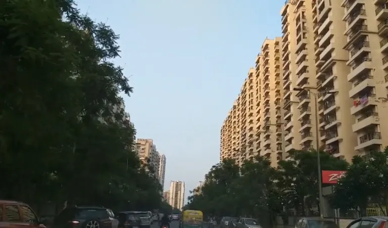 Gaur City 16th Avenue Ready to Move Apartments Greater Noida